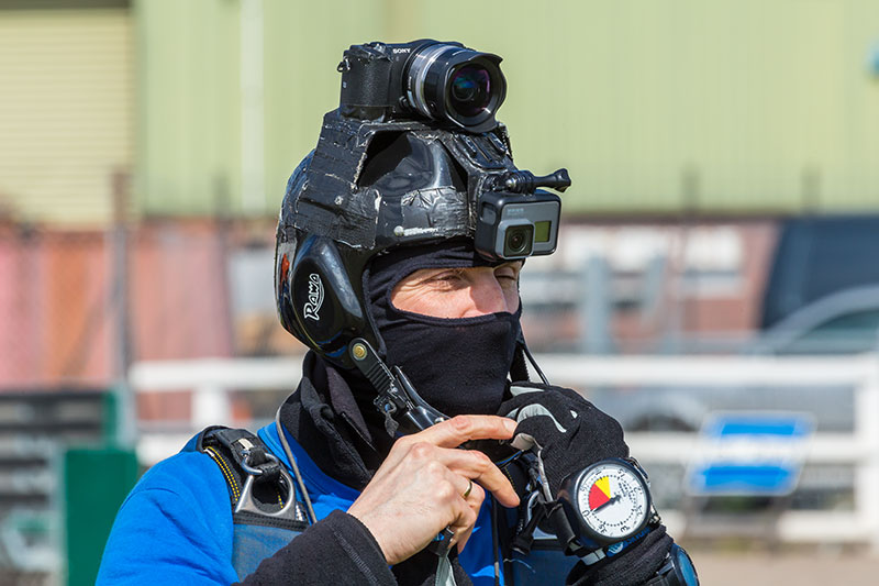 Skydive cameraman ready to depart